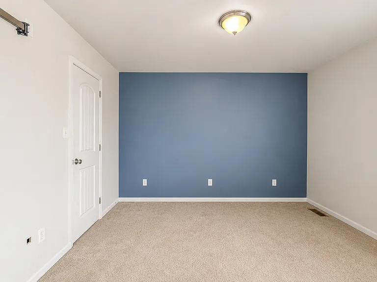 101 Wheatstone Ln — Photo 11