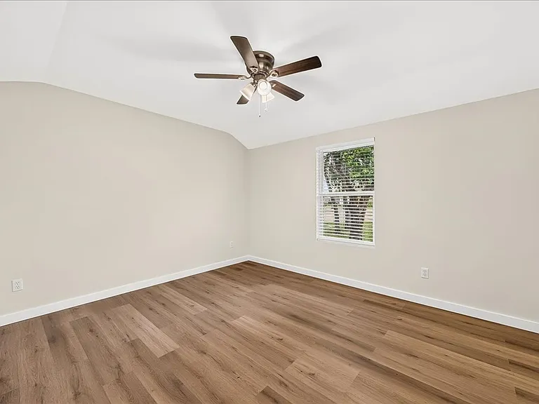 1154 Florida Ave — Photo 21