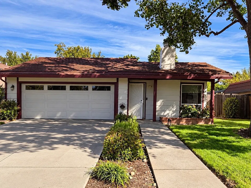 11030 Cobblestone Dr