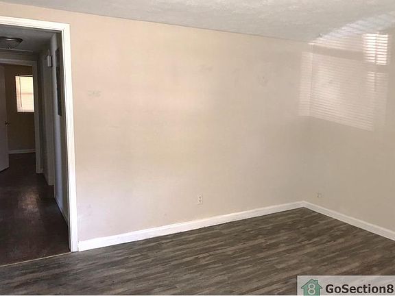 3rd image of 1819 W 25th St