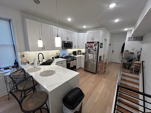 2nd image of 1701 Wallace St Floor 2