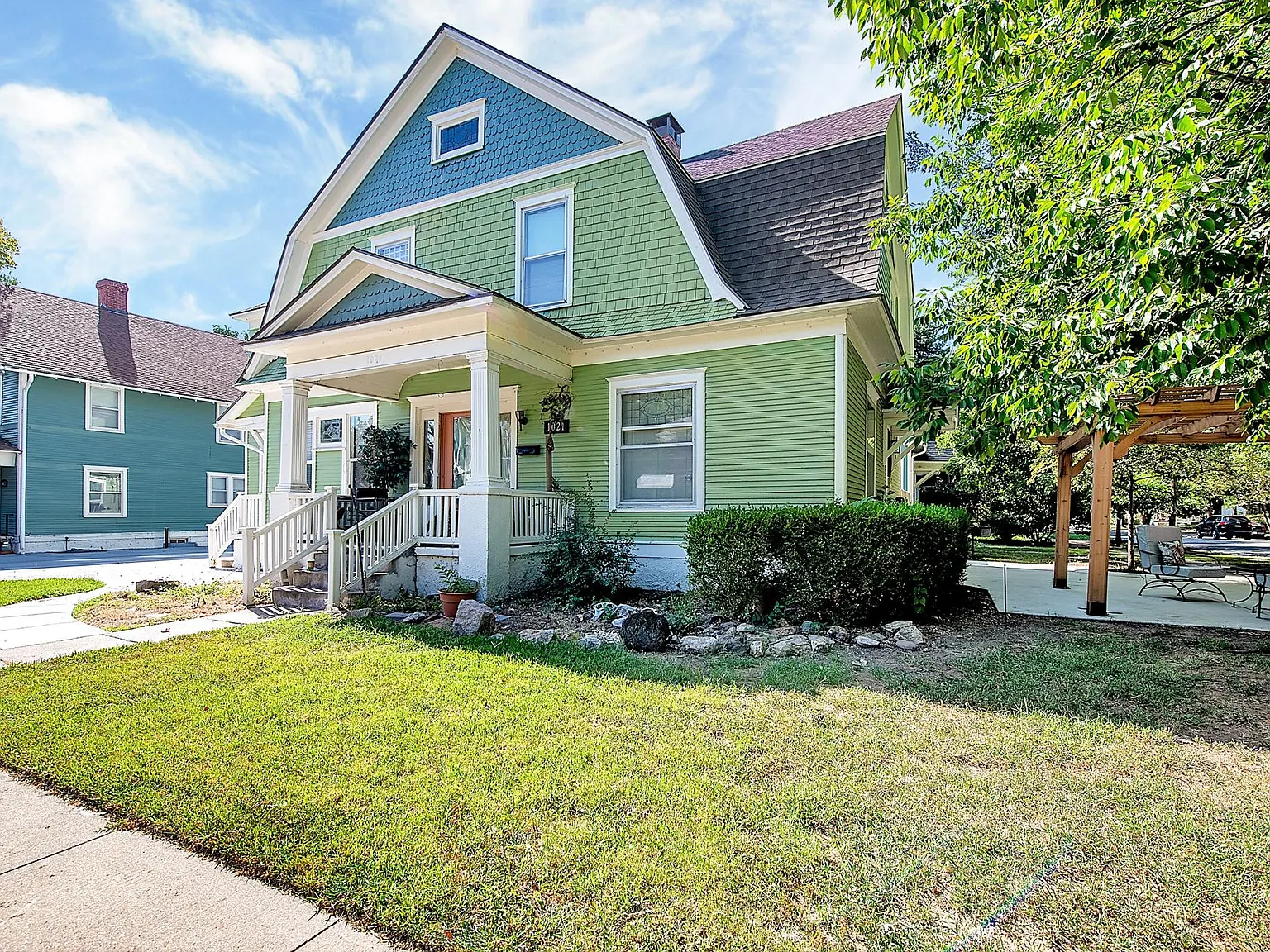 1019 W Franklin Ave — Photo 4