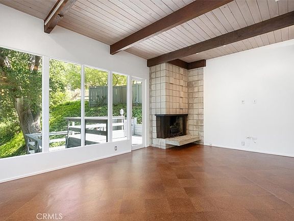 3rd image of 3946 Alta Mesa Dr