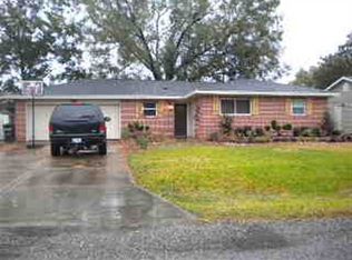 2621 Mazur Dr, Port Neches, TX 77651