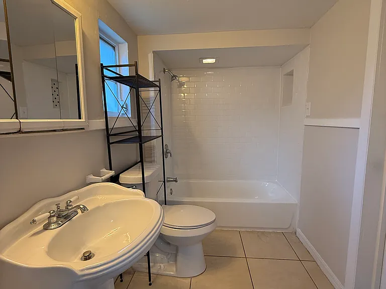 6916 N Central Ave — Photo 15