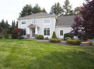 11 Hunters Ridge Cir, Southwick, MA 01077