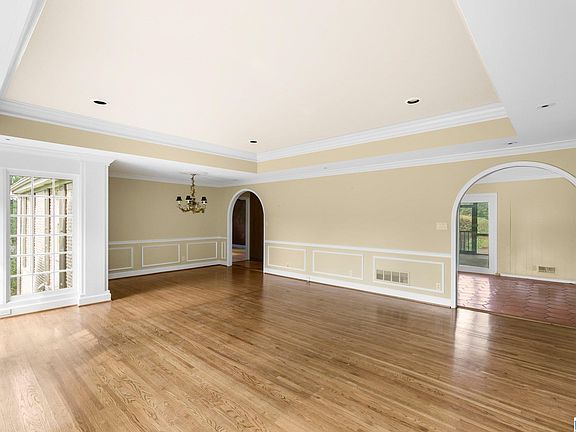 5th image of 3077 Whispering Pines Cir