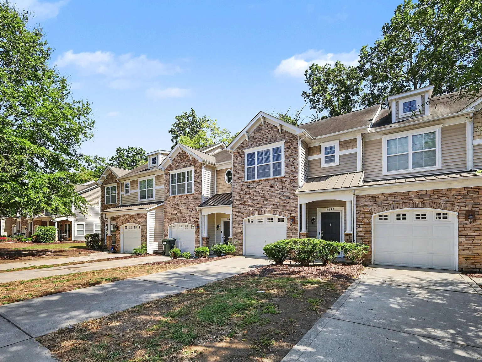 3 bed, 2.5 bath, 1536 sqft, $2,000 — Photo 2