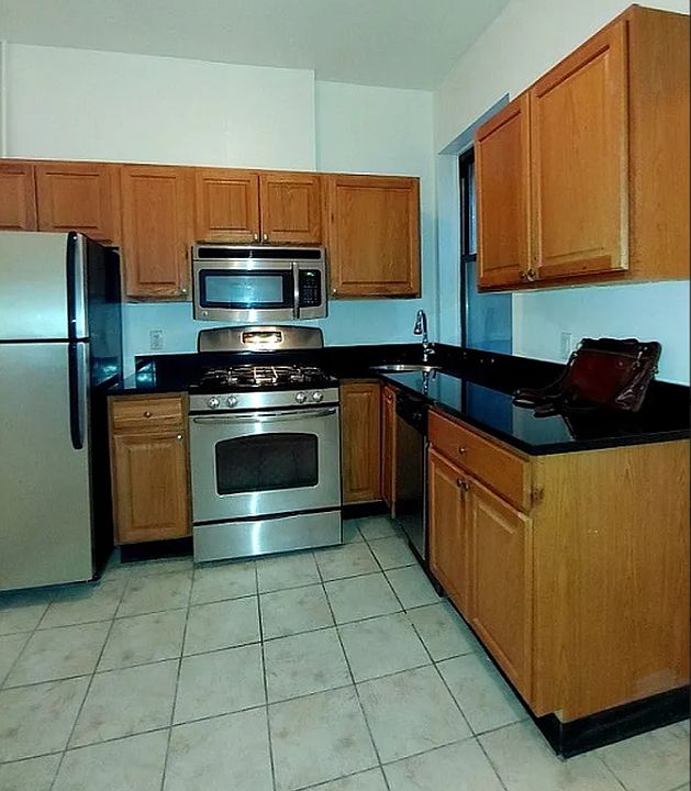 1st image of 1758 1st Ave APT 5