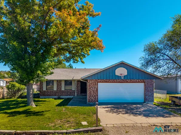 221 Castle Gate St, Raton, NM 87740
