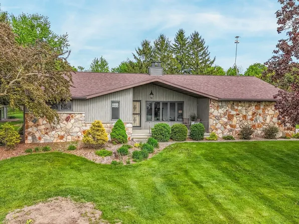 N8060 Maass Rd, Seymour, WI 54165