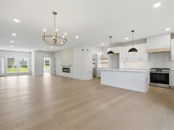 1412 NE Ernest Way, Lees Summit, MO 64086