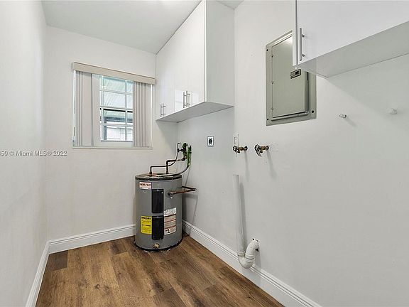 5th image of 2906 NW 13th St #2908