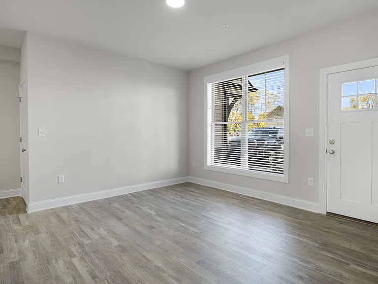 721 Burdeck St #15 — Photo 9