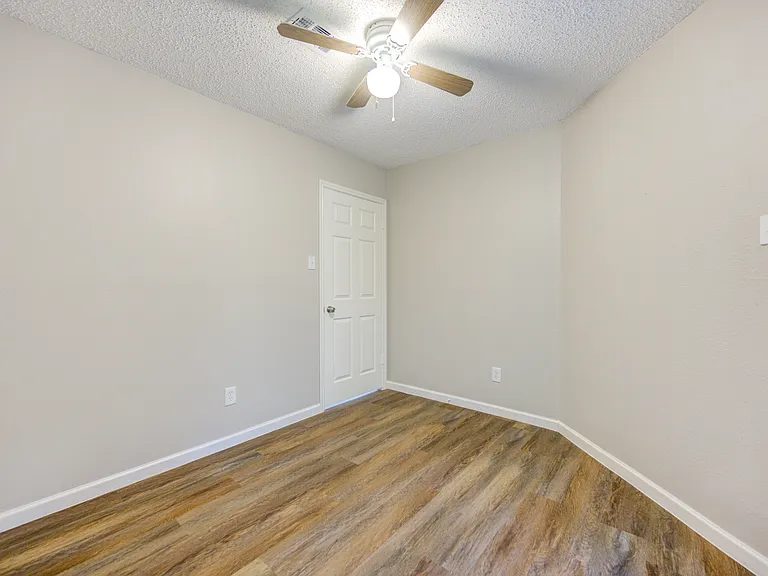 8418 Mosshang Ct — Photo 13