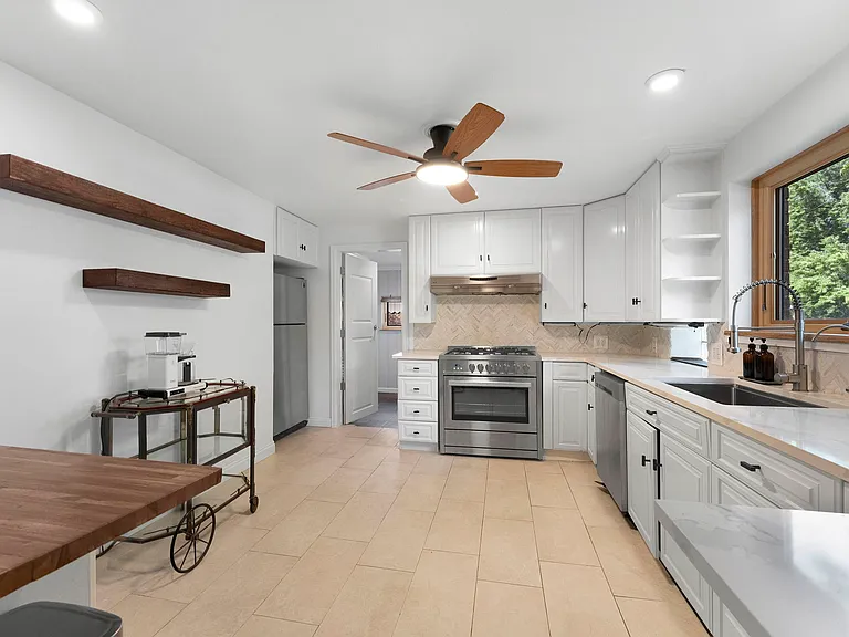 4301 Marshall St — Photo 4