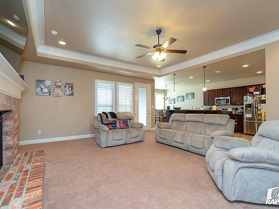 5th image of 1043 Lumina Ct