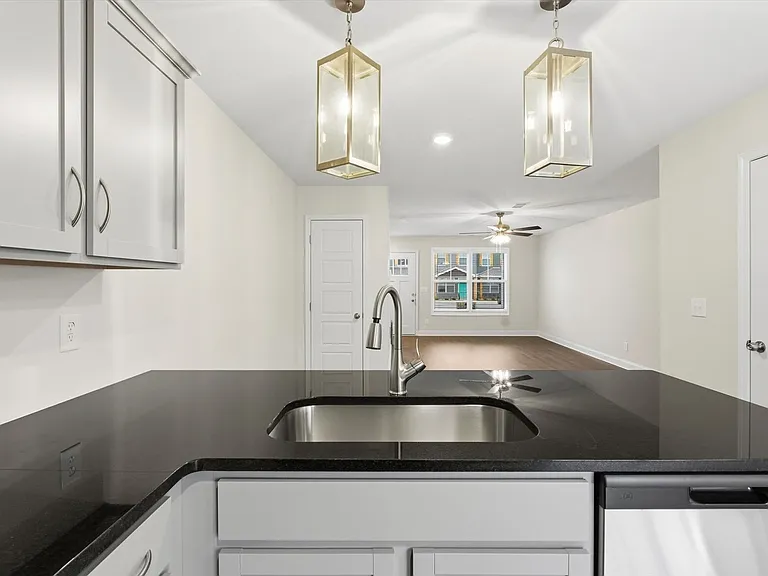 119 Quarry Point Dr — Photo 9