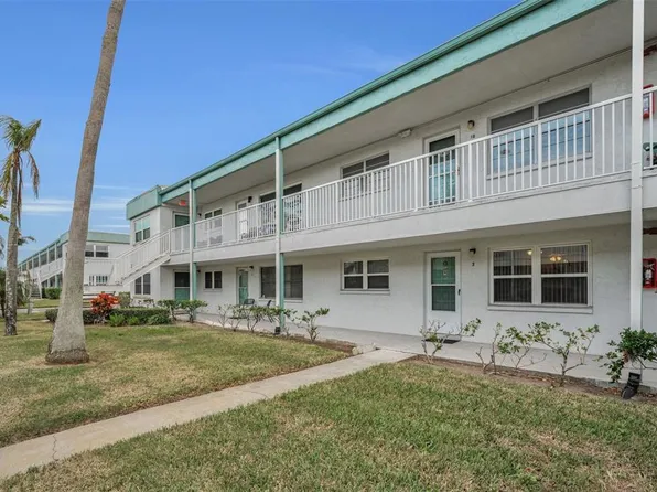 5216 81st St N APT 3, Saint Petersburg, FL 33709
