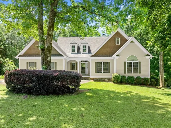 379 Sweetwater Rdg, Hoschton, GA 30548