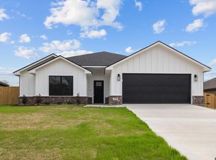 16325 Crossing Cir, Lindale, TX 75771