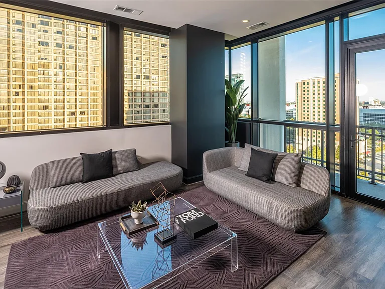 1211 Caroline St #1401 — Photo 3