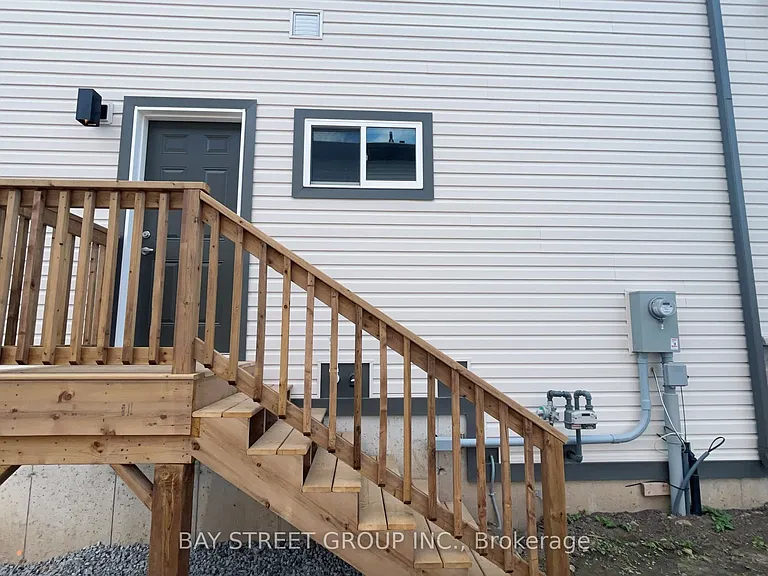 75 Hillcrest Rd #LOWER — Photo 2