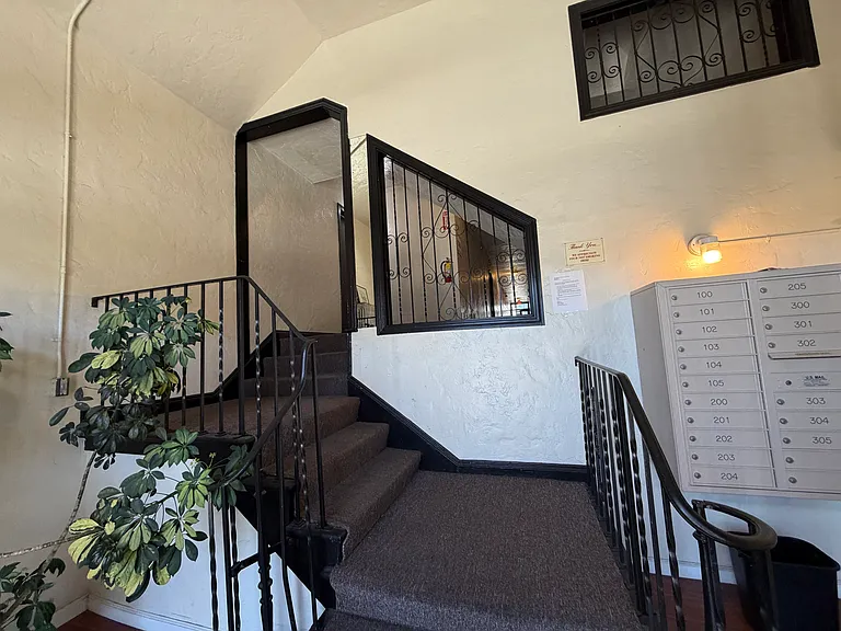 1821 6th Ave #304 — Photo 3