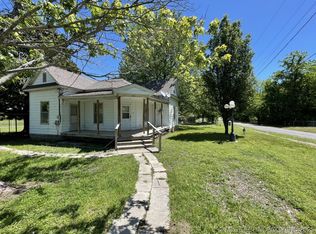301 NE G St, Stigler, OK 74462