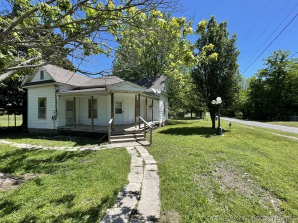 301 NE G St, Stigler, OK 74462