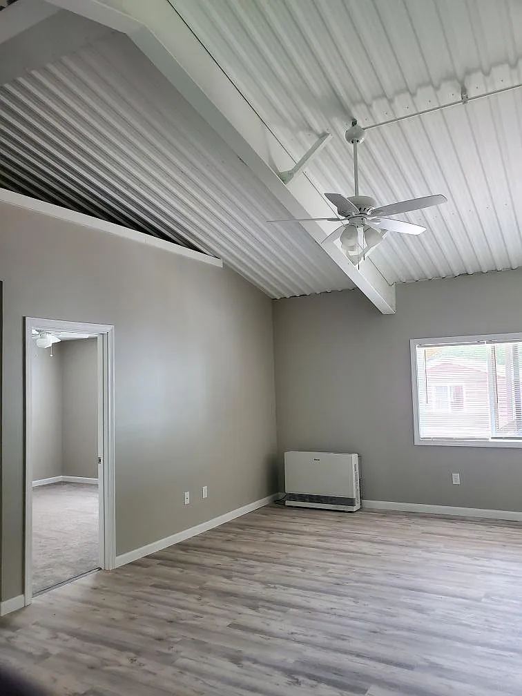 2 bed, $2,000 — Photo 2