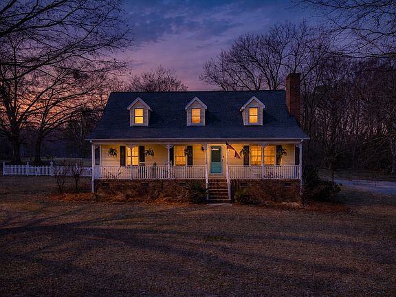 3rd image of 1315 Marshall Rd