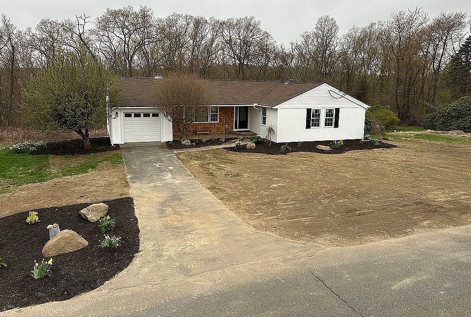 1st image of 123 Burbank Rd