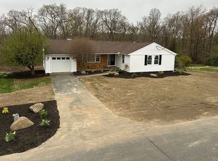 123 Burbank Rd, Sutton, MA 01590