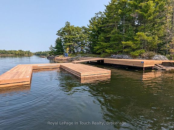 3rd image of 2 Island Dr #880
