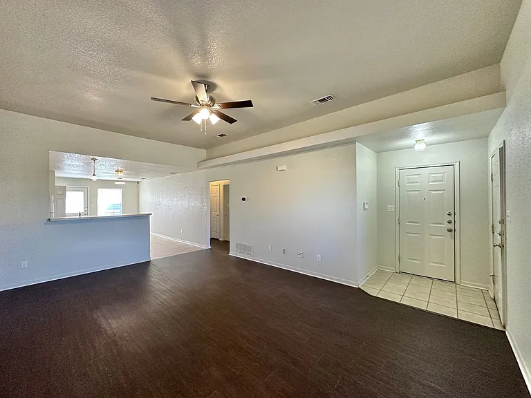 3806 Pecos Dr — Photo 3