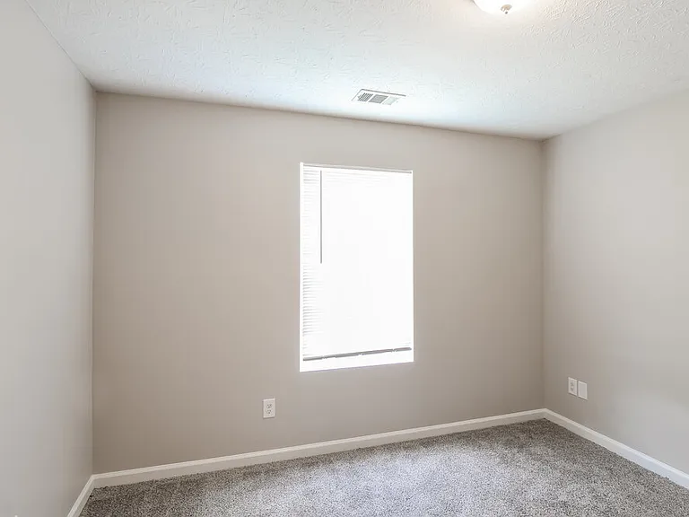 160 Avery Dr — Photo 12