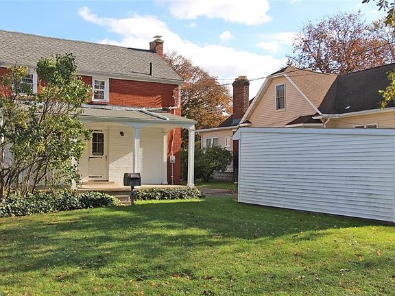2nd image of 2728 Oakwood St