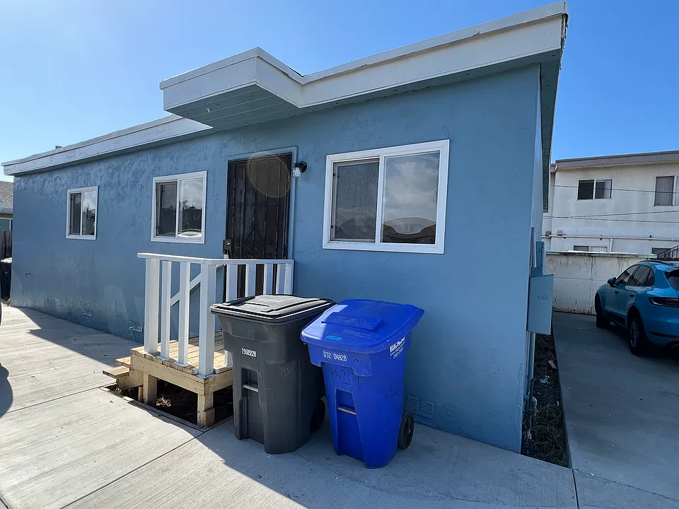 1329 Hemlock Ave