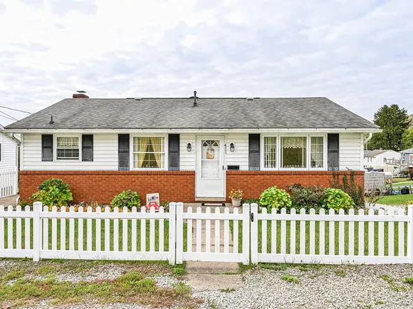 411 Clawson Ave, Youngwood, PA 15697