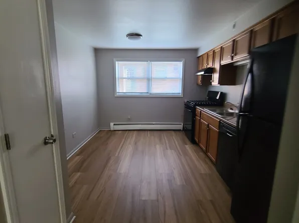 460 Lincoln Ln APT 2N, Frankfort, IL 60423