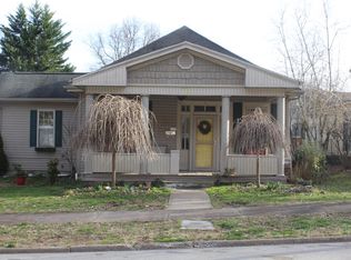 224 5th St, Paintsville, KY 41240