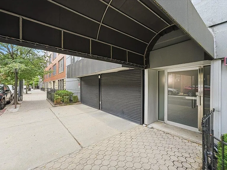 1110 Clinton St #16 — Photo 21