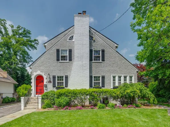 1128 Clay Avenue, Pelham, NY 10803