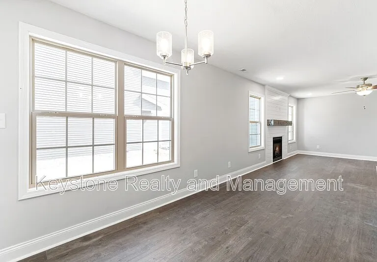 1093 Winesap Rd — Photo 7