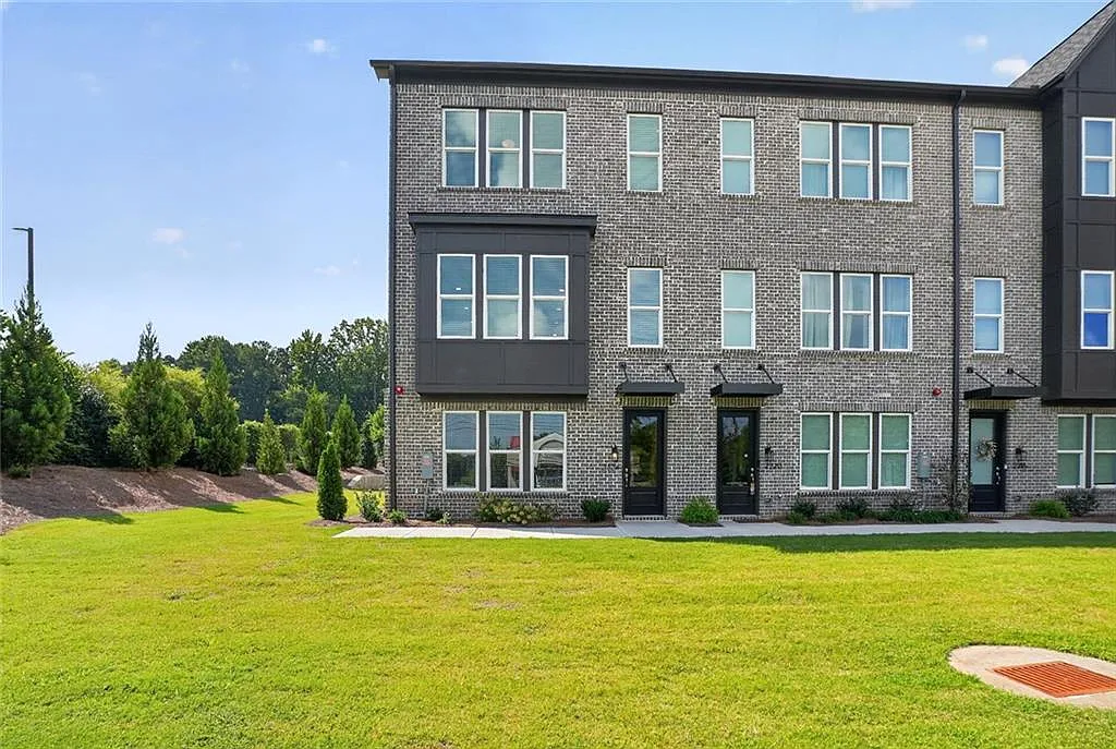 3 bed, 3.5 bath, 2137 sqft, $4,000 — Photo 1