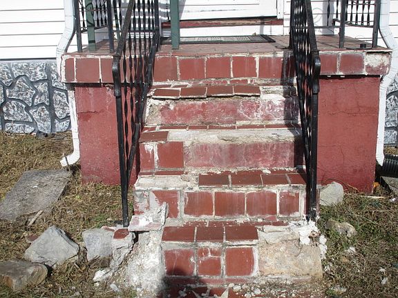4th image of 1015 Alview Ave NW