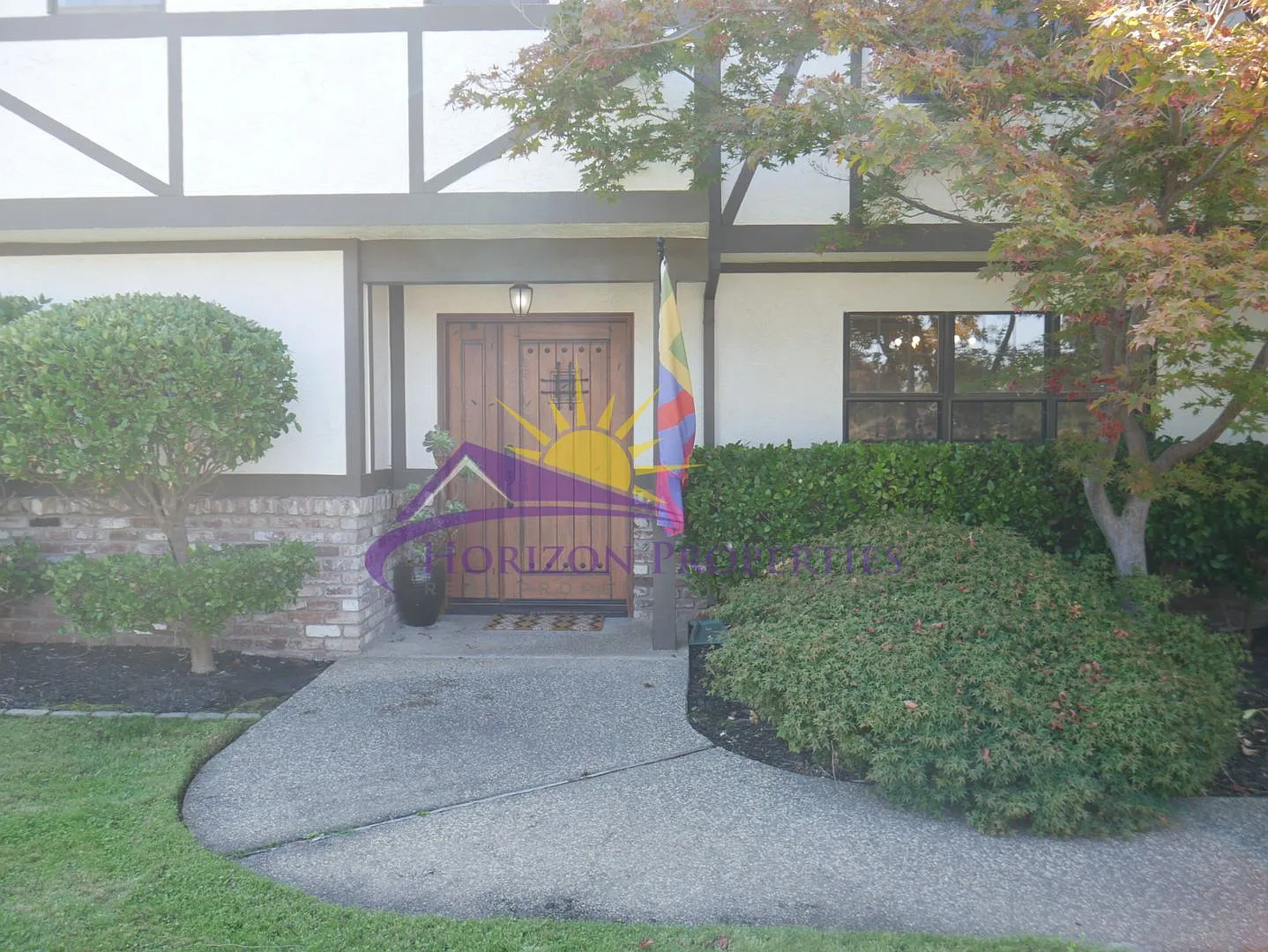 Spacious Two Story 4 Bed 3 Bath 2,757sqft Roseville Home in Woodridge Creek — Photo 2
