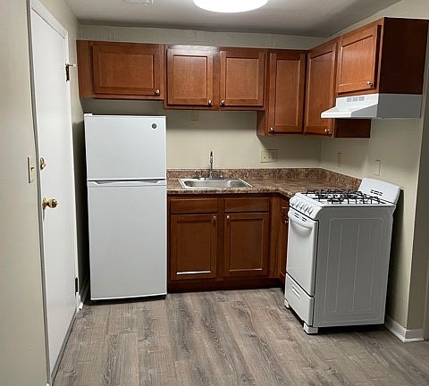 3rd image of 679 Dennison Ave #3