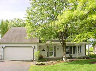 1677 Estate Cir, Naperville, IL 60565